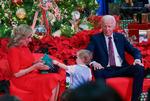 USA's præsident, Joe Biden, besøgte fredag et børnehospital i Washington, D.C., hvor han læste højt for børnene sammen med førstedame Jill Biden. Foto: Leah Millis/Ritzau Scanpix