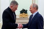 Ruslands præsident, Vladimir Putin, og den slovakiske premierminister, Robert Fico, mødtes søndag i Kreml.  Foto: Gavriil Grigorov/Ritzau Scanpix