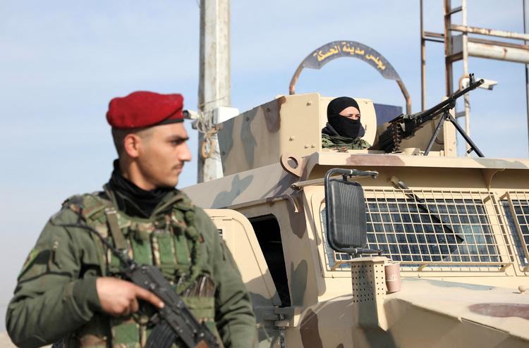 Et medlem af den kurdisk-ledede milits SDF, de Syriske Demokratiske Styrker, i Hasaka i det nordøstlige Syrien efter Assad-diktaturets fald.
 Foto: Orhan Qereman/Ritzau Scanpix