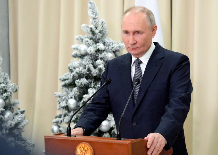 Af frygt for reaktionen på en generel mobilisering af soldater betaler Ruslands præsident, Vladimir Putin, gode penge for soldater, der melder sig frivilligt. En dødsøkonomi, kalder en russisk økonom det. Foto: Alexei Danichev/Ritzau Scanpix