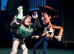 I Pixar-animationsfilmen ’Toy Story’ fra 1995 møder cowboydukken Woody sin overmand i skikkelse af actionfiguren Buzz Lightyear, men han møder også sit eget materielle mindreværdskompleks. Foto: Ho/Ritzau Scanpix