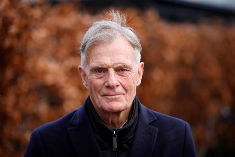Tidligere dansk diplomat og direktør i Udenrigsministeriet Friis Arne Petersen, fotograferet nær sit hjem på Østerbro. Foto: Jens Dresling