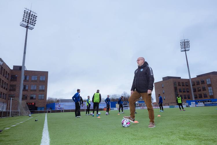 Jobbet som cheftræner i HB Køge har Auri Skarbalius overladt til den tidligere landsholdsangriber Nicklas Pedersen, mens han nu selv er sportsdirektør. Foto: Signe Lægsgaard