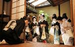 Geishaer og maikoer fejrer sommerens komme ved en årlig begivenhed i Gion. Foto: Kota Kawasaki/Ritzau Scanpix