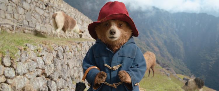 Også i den tredje film lægger Mikkel Lomborg stemme til Paddington og rammer hans personlighed så godt og psykologisk facetteret, at hverken børn eller voksne tænker på Hr. Skæg.  Foto: SF Studio