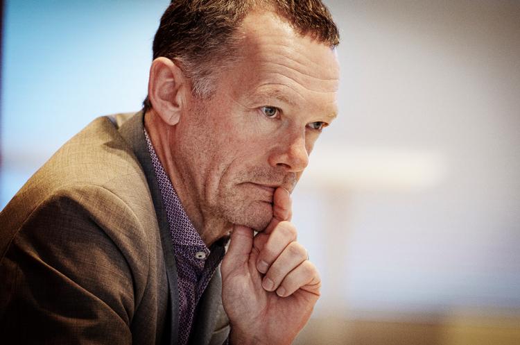 »Vi kan ikke med et fingerknips sige, at der er 50 procent kvinder i bestyrelserne, eller at vi har skaffet en masse trænere. Det tager tid at uddanne sig til træner«, siger direktør i Dansk Boldspil-Union (DBU) Erik Brøgger Rasmussen Foto: Liselotte Sabroe/Ritzau Scanpix