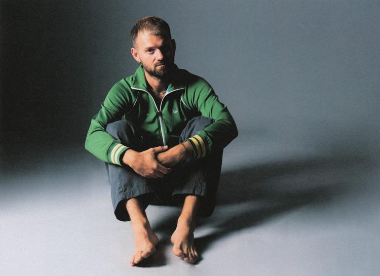 For få år siden stod han i front for det danske rockband Joyce, der udgav to (gode!) plader, før de gik i sig selv igen. Nu er sanger Sebastian Wegener klar som solist. Foto: Jasko Bobar
