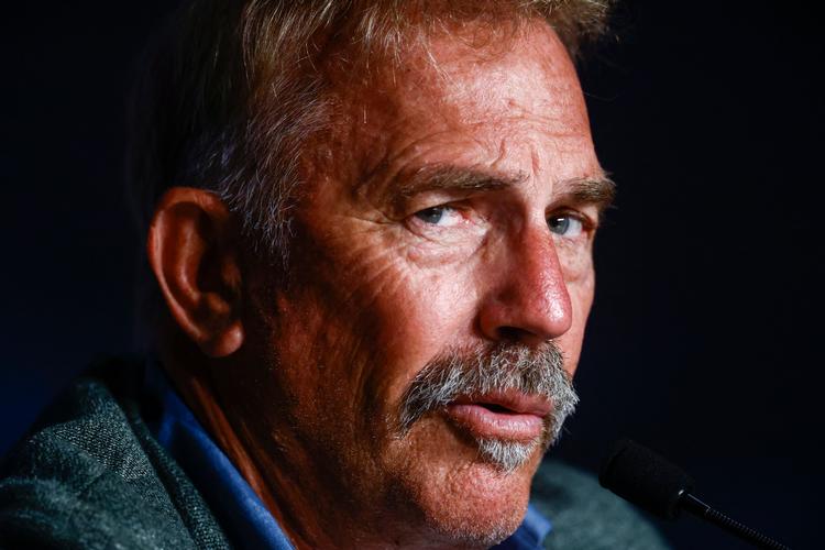 Med sin hovedrolle i serien ’Yellowstone’ blev Kevin Costner i 2018 igen en af de største stjerner. Efter at han har forladt serien, er han blandt andet optaget af at fuldføre en gigantisk filmføljeton om dengang, da europæerne drog mod vest og indtog Amerika. Nu fylder han 70. Foto: Yara Nardi/Ritzau Scanpix