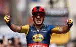 Mads Pedersen vandt 8. etape i Tour de France i 2023. Det var hans anden etapesejr. Der kommer ikke en tredje i dette års udgave af verdens hårdeste cykelløb, for danskeren stiller slet ikke til start. Foto: Benoit Tessier/Ritzau Scanpix