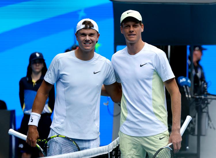 Rune kan trods alt rejse fra årets første grand slam-turnering med oprejst pande efter tre sejre og gode spillemæssige takter mod verdens bedste. Foto: Francis Mascarenhas/Ritzau Scanpix