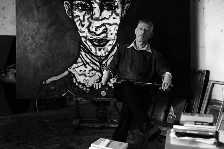 Knud Odde har hele sin karriere vekslet mellem to kunstneriske verdener. Nu fylder han 70.. Foto: Ehrhorn Hummerston