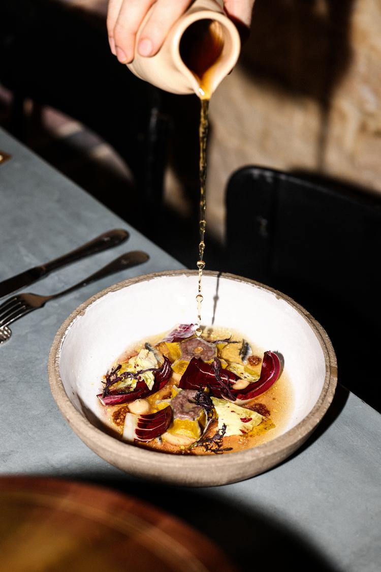 For AOC-sommelier Cjristian Aarø er både Frenchies' vinbar og restaurant altid et godt sted at have på dosmersedlen ved et besøg i Paris. Foto: Offside