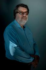 Peter Birch Sørensen er idémanden bag det epokegørende grønne regneværktøj GrønReform. Men økonomen, der nu fylder 70, ærgrer sig over, at han ikke begyndte at fokusere på klimaøkonomi noget før.    Foto: Mads Nissen