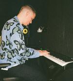 Som producer står Anton Westerlin bag nogle af de største hits herhjemme de seneste år. Nu springer han ud som soloartist med assistance fra Annika.  Foto: Pr-foto