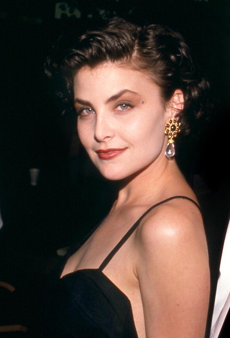  David Lynch betød ikke blot meget for Sherilyn Fenn som skuespiller. Gennem ham lærte hun transcendental meditation at kende. Ud over ’Twin Peaks’ har hun medvirket i en lang række andre film og serier. Her ses hun ved en premiere i 1999.  Nu fylder hun 60. Foto: Ralph Dominguez/mediapunch/Ritzau Scanpix