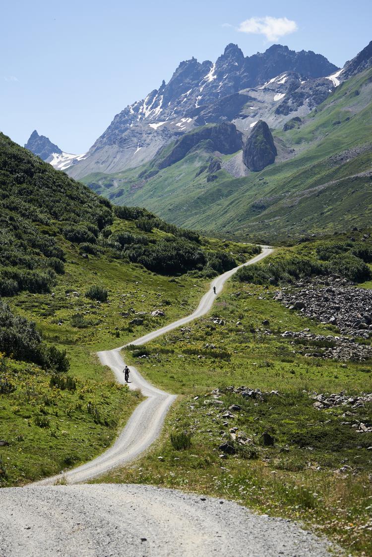 Den storslåede udsigt fra de brede hovedstier på vej mod Heidelberger Hütte. 