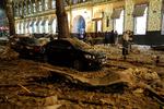 Et hotel og bilerne foran efter det russiske angreb på Odesa. Foto: Oleksandr Gimanov/Ritzau Scanpix