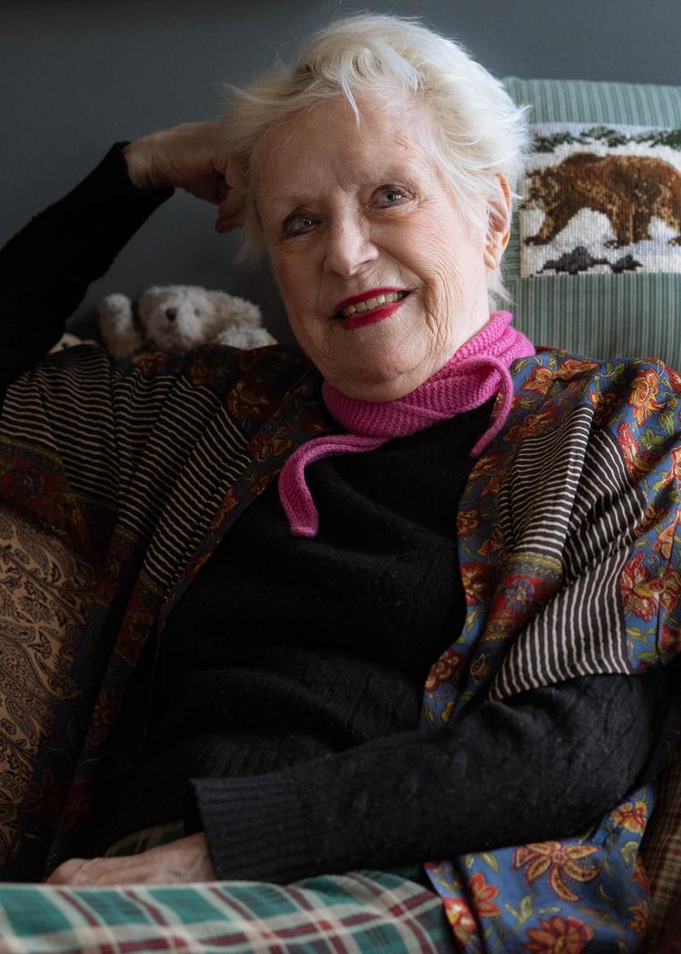  »Jeg har været glad for mit liv, overskredet flere grænser undervejs. Der ikke noget, jeg fortryder. Det kan ikke svare sig«, siger Lene Vasegaard, der fylder 85.   Foto: Signe Lægsgaard