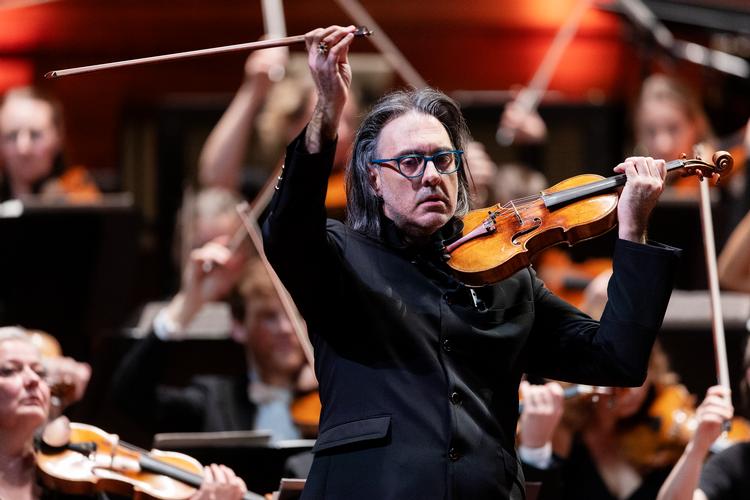 Trods de store tekniske krav til blandt andet flerstemmigt violinspil fra Sjostakovitjs hånd leverede Leonidas Kavakos en mesterpræstation. Foto: Thomas Borberg