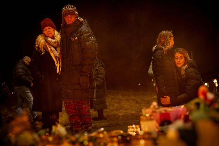 11 er dræbt i skyderi på skole i Örebro i Sverige den 4. februar 2025. Uddannelsesstedet hedder Campus Risbergska og er en voksen- og ungdomsskole, der tilbyder fag på både grundskole- og gymnasieniveau. Foto: Mads Nissen