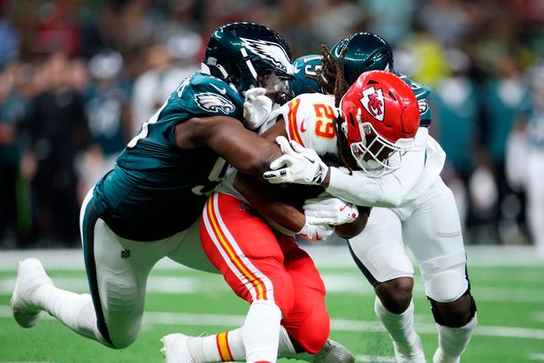 Philadelphia Eagles-forsvaret lukkede helt ned for Kansas City Chiefs' angreb. Især i første halvleg, hvor Chiefs slet ikke fik scoret. Foto: Jamie Squire/Ritzau Scanpix