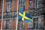 Tirsdag kl. 12 holdt Sverige et minuts stilhed for ofrene i sidste uges angreb i Örebro, og det svenske flag gik på halv, også foran rådhuset i Malmø. Foto: Jens Dresling