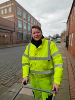 Andrew Jardine-Davis, 38, gadefejer, fortryder nu, at han stemte for Brexit i 2016. Men han mener samtidig, at briterne bør stå sammen for at få det bedste ud af situationen i stedet for at forsøge at komme tilbage i EU. I Carlisle stemte 60 procent for Brexit. I Storbritannien stemte 51,9 procent for at forlade EU.   Foto: Martin Bjørck