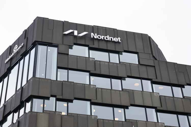 Nordnets app på mobiltelefon lukkede tirsdag på grund af et sikkerhedsbrud, som blandt andet indebar, at nogle kunder havnede på andre kunders konti. Nu er Nordnet ved at undersøge, hvor store konsekvenser sikkerhedsbruddet har haft.  Foto: Jens Dresling