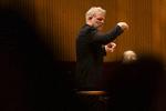 Tyske Christoph Gedschold stod som chefdirigent i spidsen for Copenhagen Phil fredag. Foto: Signe Lægsgaard