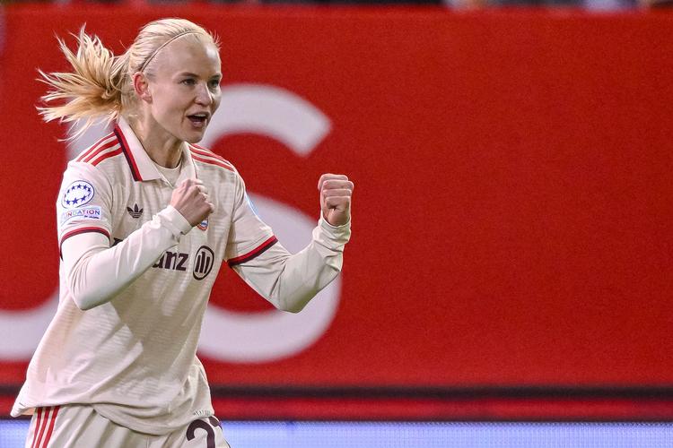 Med målet er Pernille Harder nu oppe på otte ligamål i denne sæson. Kun tre spillere har scoret flere ligamål indtil videre i denne sæson. Arkivfoto Harry Langer