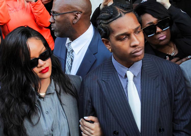 A$AP Rocky ses her med Rihanna efter dommen.  Foto: Daniel Cole/Ritzau Scanpix