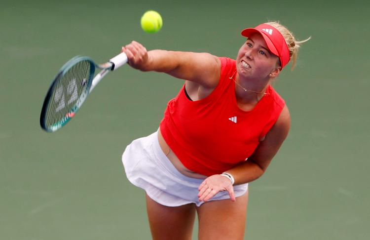 9 serveesser, 2 dobbeltfejl, 31 vinderslag og 22 uprovokerede fejl lød statistikken for Clara Tauson i kvartfinalen mod Linda Noskova, der i samme kategorier fik 10, 6, 35 og 27. Foto: Rula Rouhana/Ritzau Scanpix