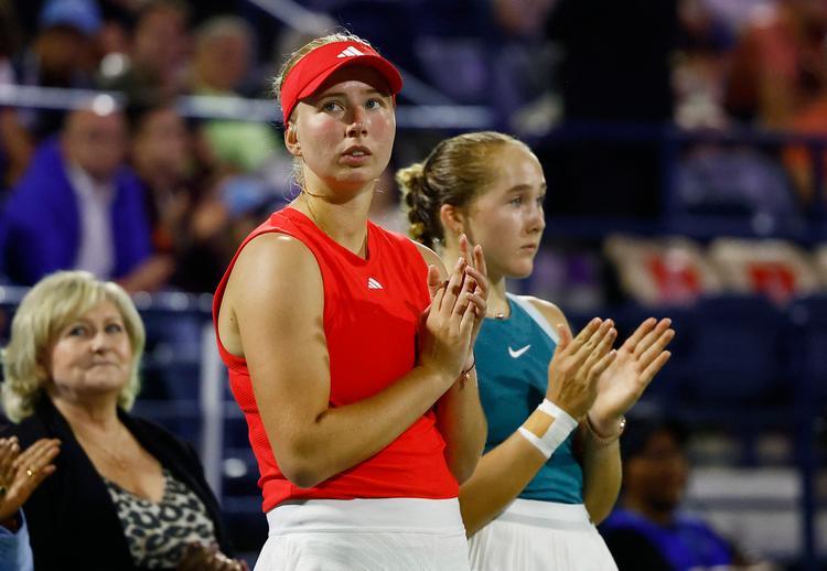 Clara Tauson kan midt i skuffelsen glæde sig over, at hun rykker op som nummer 23 på verdensranglisten og dermed - på papiret - får en lettere vej i de kommende turneringer. Foto: Rula Rouhana/Ritzau Scanpix