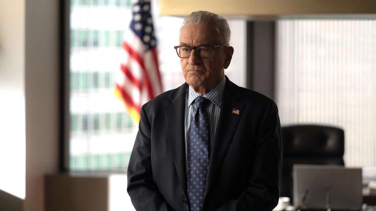 Robert De Niro spiller hovedrollen som ekspræsidenten Mullen, der involveres i opklaringen af en konspiration mod USA's sikkerhed.  Foto: Netflix