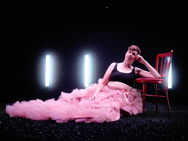 Nanna Cecilie Bang har skrevet og spillede selv hovedrollen i stykket ’Noter om Blanche’, som blev opført på Husets Teater i København i februar og marts. Teatret og Nanna Cecilie Bang er nu blevet stævnet på grund af stykket, som beskyldes for at have brudt ophavsretten. Foto: Rumle Skafte