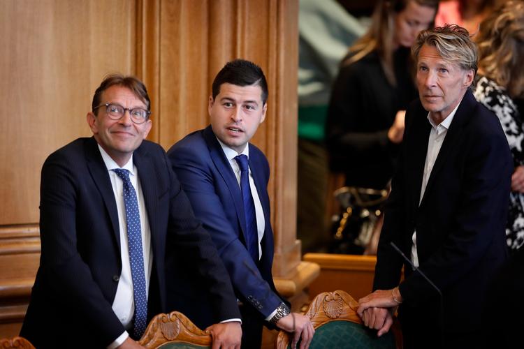 Jeppe Søe, Mike Fonseca og Jon Stephensen har alle forladt Moderaterne og er blevet løsgængere. Karin Liltorp har netop også valgt at forlade Moderaterne for at blive løsgænger på Christiansborg.  Foto: Jens Dresling