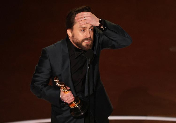 Kieran Culkin modtog nattens første Oscar i kategorien Bedste mandlige birolle for sin præstation i 'A Real Pain'. Foto: Carlos Barria/Ritzau Scanpix