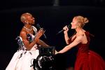Skuespillerne Cynthia Erivo og Ariana Grande åbnede Oscar-showet med sange fra 'Wicked', som de begge var nomineret for. Foto: Patrick T. Fallon/Ritzau Scanpix