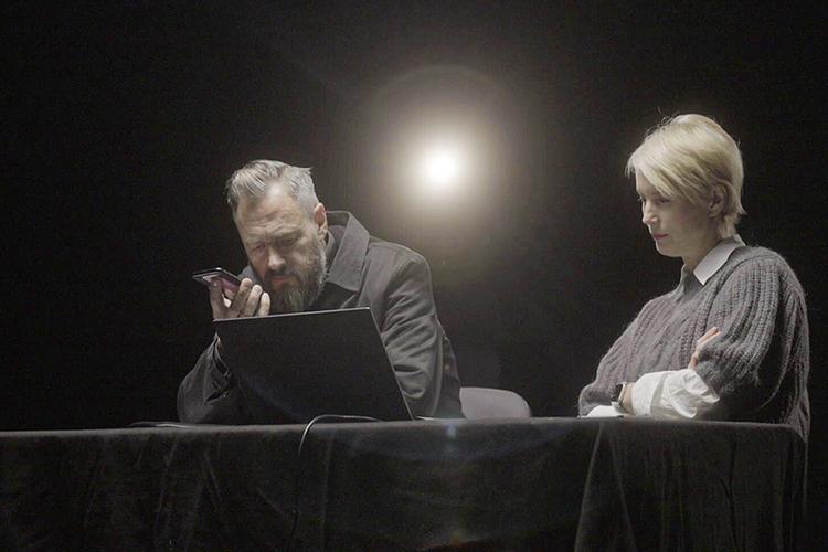 I programmet 'Uppdrag granskning: bedragarnas imperium' finder svenske SVT frem til nogle af de bagmænd, der står bag et omfattende netværk af online svindel. Foto: SVT