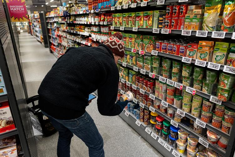 Der er mange amerikanske brands i butikkerne. Men varerne  er ofte produceret i Europa. Foto: Finn Frandsen