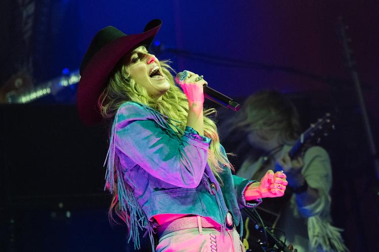 Den amerikanske countrymusiker Lainey Wilson spillede i Danmark for første gang, da hun gæstede Store Vega.   Foto: Thomas Borberg
