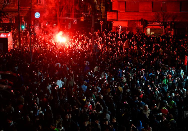 Serbien er blevet rystet af måneder lange protester mod korruption ledet af universitetsstuderende. Her er det fra en demonstration 11. marts ved det offentlige tv-selskab RTS. Foto: Oliver Bunic/Ritzau Scanpix Foto: Oliver Bunic/Ritzau Scanpix