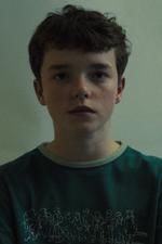 I Netflix-serien ’Adolescence’ anklages 13-årige Jamie for mordet på en jævnaldrende klassekammerat. Efterforskningen fører hurtigt ind i manosfærens skjulte kodesprog og logikker.  Foto: Netflix