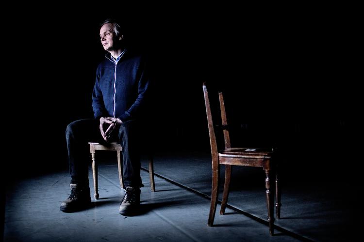 Gennem 44 år har skuespiller Kristian Halken fintunet sit kejtede, komiske og sørgmuntre talent på de danske teaterscener. Nu fylder han 70 år.  Foto: Thomas Lekfeldt/Ritzau Scanpix