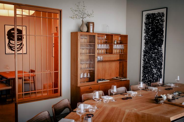 Det er Emil Hassan Lyngbæk og Valdemar Junge Norvang, der tidligere har været ansat på restauranten Sushi Anaba, der driver Akmē. Foto: Miriam Dalsgaard