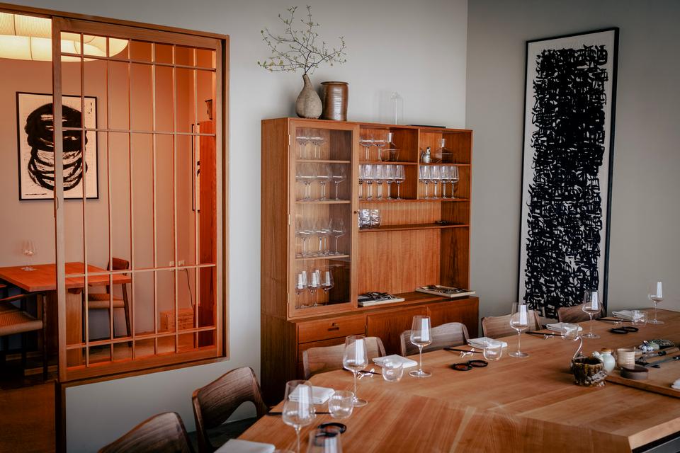 Det er Emil Hassan Lyngbæk og Valdemar Junge Norvang, der tidligere har været ansat på restauranten Sushi Anaba, der driver Akmē. Foto: Miriam Dalsgaard