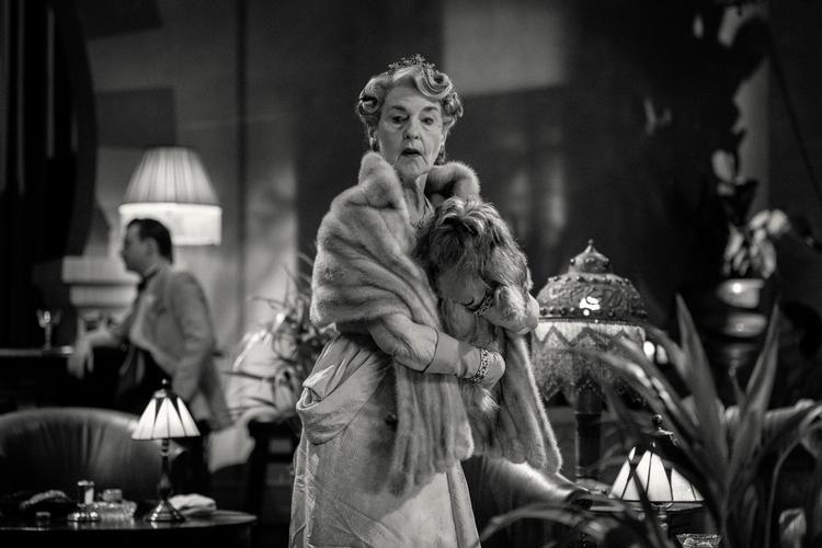 Emma Corrins store præstation i hjertet af afsnittet 'Hotel Reverie' er tæt på at overstråle alt andet i den nye sæson af 'Black Mirror'. Foto: Netflix