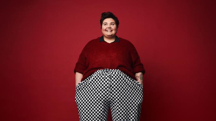 Komiker Sofie Hagen har i mange år boet i England, men er nu flyttet tilbage til Danmark. Hendes bog om sex udkom på engelsk sidste år. Foto: Matt Crockett