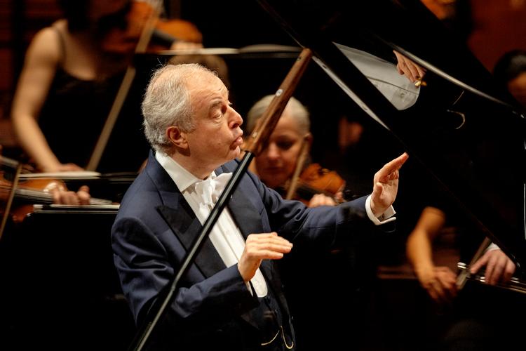 András Schiff fotograferet, da han senest optrådte som solist med DR SymfoniOrkestret i Koncerthuset. Foto: Finn Frandsen