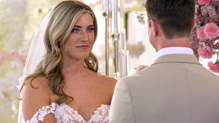 Det lignede kærlighed ved første samtale, da Sara Carton forelskede sig i Ben Mezzenga. Lige indtil emnet faldt på politik og værdier. De prøvede det bedste, de havde lært, at ignorere uenighederne, men det viste sig at være en umulig opgave. Foto: Netflix/Courtesy of Netflix